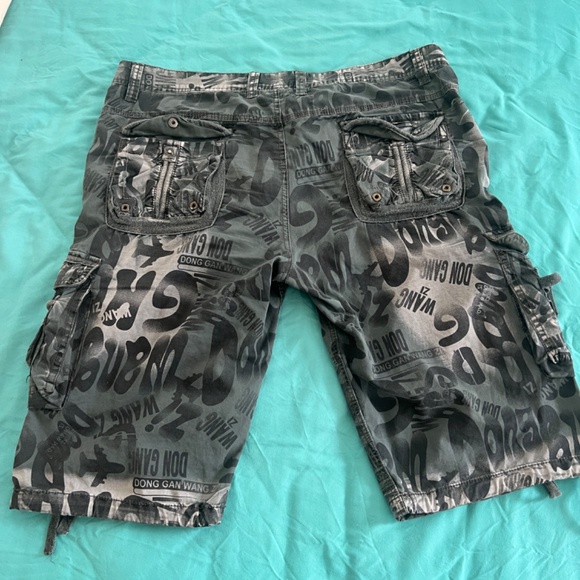 Script Camo cargo Shorts , black/ Grey/  XL NEW - Picture 8 of 8